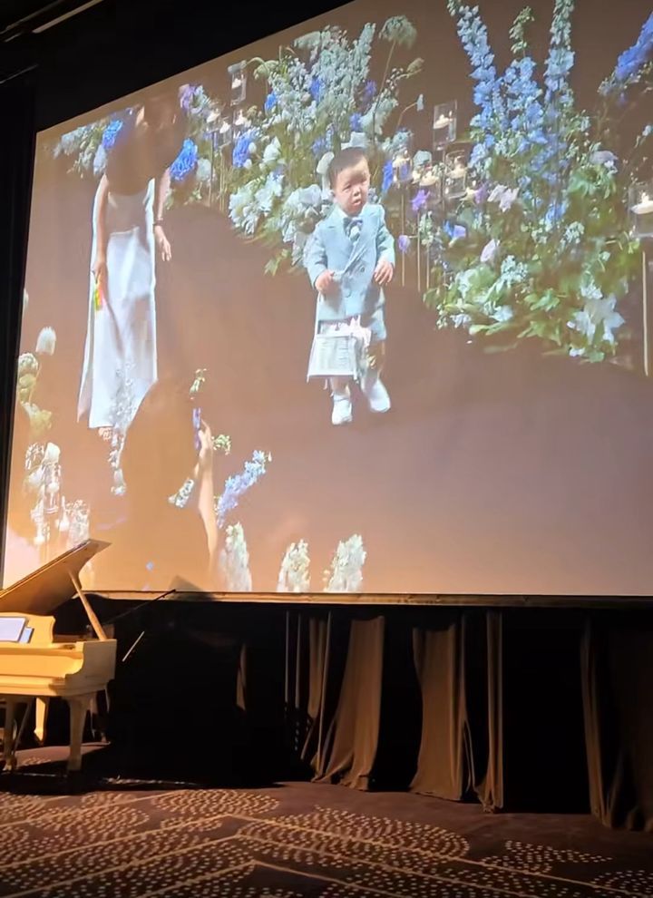 [서울=뉴시스] 배우 황보라 아들 김우인이 코미디언 김준호·김지민 결혼식에서 화동으로 나섰다. (사진=황보라 인스타그램 캡처) 2025.07.14. photo@newsis.com *재판매 및 DB 금지