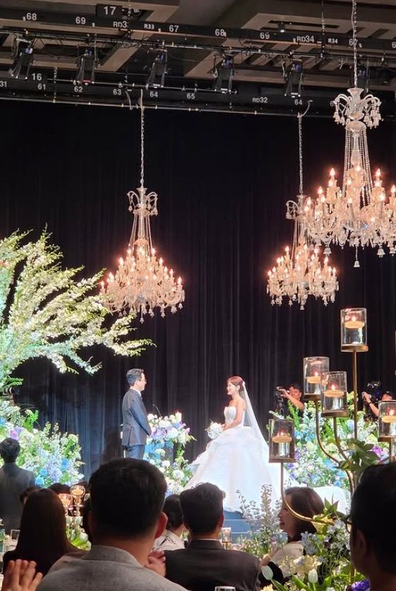 [서울=뉴시스] 김준호, 김지민 결혼식. (사진=이성배 인스타그램 캡처) 2025.07.14. photo@newsis.com *재판매 및 DB 금지