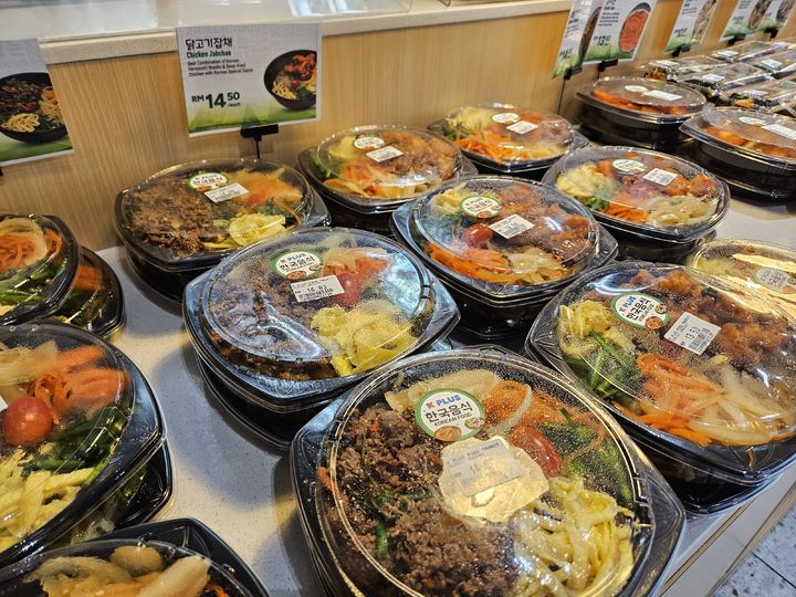 [프탈링자야=뉴시스] 17일(현지 시간) 말레이시아 프탈링자야 K플러스마켓 한국 반찬코너 모습. (사진=임소현 기자) *재판매 및 DB 금지