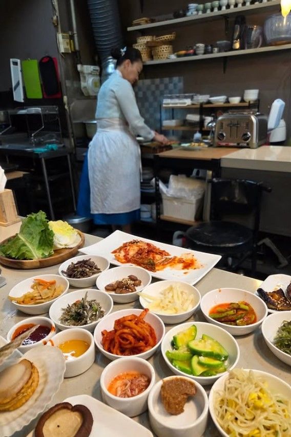 [서울=뉴시스] 방송인 최동석이 셰프 김미령 식당에 방문해 음식을 즐겼다. (사진=최동석 인스타그램 캡처) 2025.07.18. photo@newsis.com *재판매 및 DB 금지