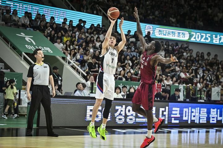 [서울=뉴시스] 남자 농구 대표팀의 이현중. (사진=대한민국농구협회 제공)  *재판매 및 DB 금지