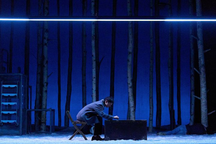 [서울=뉴시스] 연극 '렛미인' 한 장면. (사진=신시컴퍼니 제공) 2025.07.22. photo@newsis.com *재판매 및 DB 금지