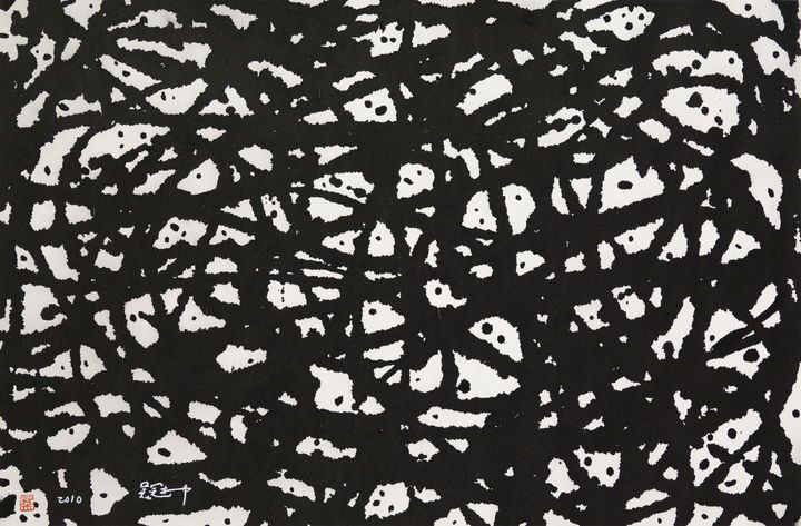 우관중의 마지막 그림인 '둥지', 2010, 종이에 먹,홍콩예술박물관 소장(우관중과 그의 가족 기증) *재판매 및 DB 금지