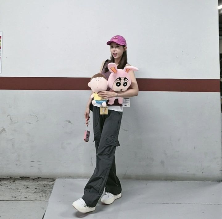 [서울=뉴시스] 신지. (사진=신지 인스타그램 캡처) 2025.08.01. photo@newsis.com *재판매 및 DB 금지