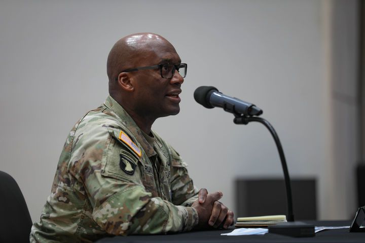 [평택=뉴시스] 제이비어 브런슨사령관이 8일 평택 캠프 험프리스에서 열린 국방부 기자간담회에서 기자들의 질문에 답하고 있다. (사진=주한미군사령부 제공) 2025.08.10. photo@newsis.com *재판매 및 DB 금지