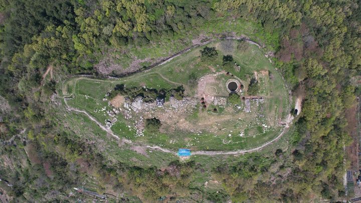 [서울=뉴시스]  거제 수정산성 전경 (사진=국가유산청 제공) 2025.08.19. photo@newsis.com  *재판매 및 DB 금지