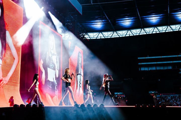 [서울=뉴시스] 그룹 블랙핑크는 지난 15~16일(현지시간) 영국 런던 웸블리 스타디움에서 단독 콘서트 '데드라인 인 런던'(DEADLINE IN LONDON)'을 개최했다. (사진=YG엔터테인먼트 제공) 2025.08.20.photo@newsis.com *재판매 및 DB 금지