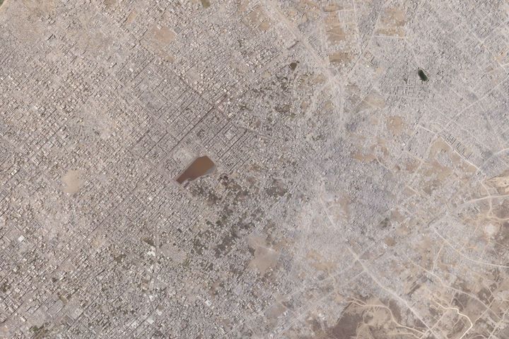 [가자시티=AP/뉴시스] 플래닛 랩스가 제공한 위성 사진 속 가자지구 가자시티 북부 및 자발리아 전경. 2025.08.22.