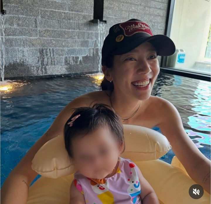 [서울=뉴시스] 배우 겸 가수 손담비가 딸 이해이 양의 일상을 공개했다. (사진=손담비 인스타그램 캡처)  2025.08.22. photo@newsis.com *재판매 및 DB 금지