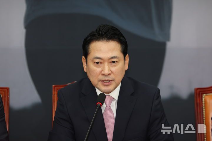 [서울=뉴시스] 김명년 기자 = 장동혁 국민의힘 당 대표가 1일 오전 서울 여의도 국회에서 열린 최고위원회의에서 발언하고 있다. 2025.09.01. kmn@newsis.com