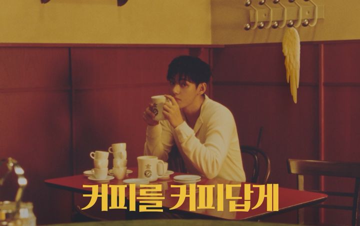 [서울=뉴시스] 컴포즈커피와 브랜드 모델 뷔가 함께한 신규 캠페인 영상. (사진=컴포즈커피 제공)  *재판매 및 DB 금지