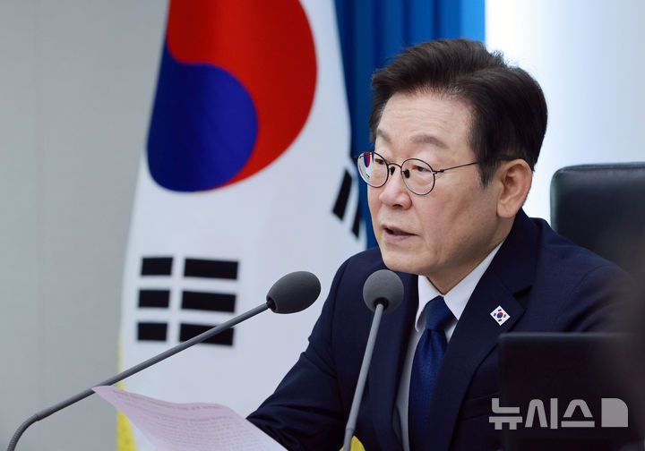 [서울=뉴시스] 고범준 기자 = 이재명 대통령이 지난 4일 서울 용산 대통령실 청사에서 열린 제9차 수석·보좌관 회의에서 발언하고 있다. 2025.09.04. bjko@newsis.com