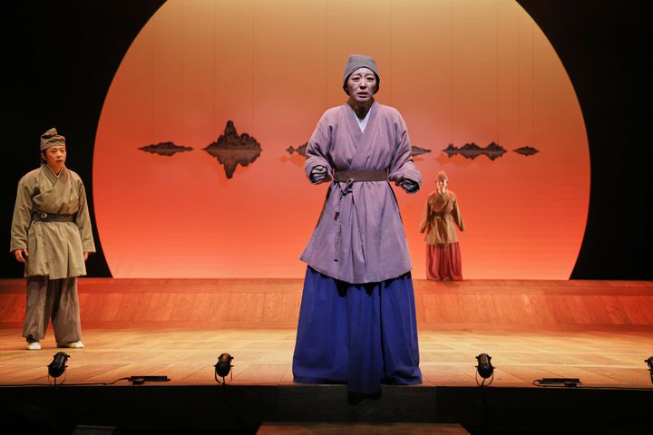 5일 세종문화회관에서 열린 연극 '퉁소소리' 프레스콜에서 배우들이 시연하고 있다. (사진=세종문화회관 제공) *재판매 및 DB 금지