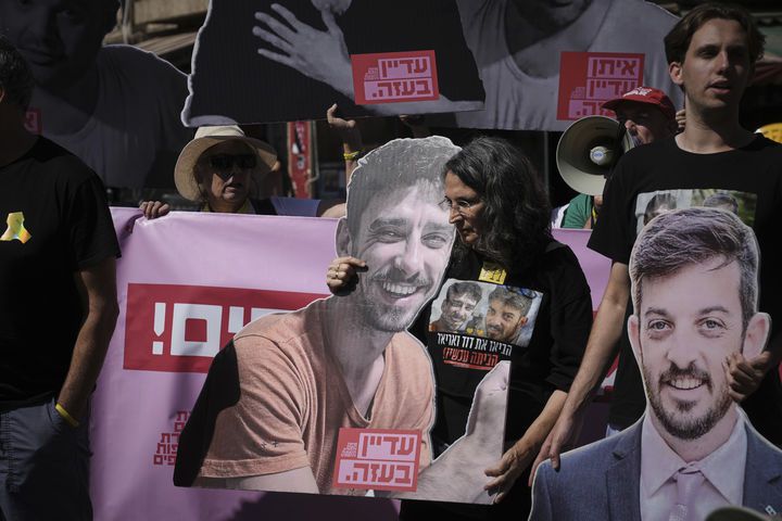 [가자시티=AP/뉴시스] 16일(현지 시간) 이스라엘 예루살렘에서 가자지구에 억류 중인 인질 석방과 전쟁 종식을 촉구하는 시위가 벌어지고 있다. 2025.09.16.