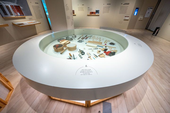 [서울=뉴시스] 17일 국립민속박물관 기획전시실 2에서 열리는 특별전 '다시 만난 하늘: 보물 신·구법천문도 복원기'  (사진=국립민속박물관 제공) 2025.09.17. photo@newsis.com   *재판매 및 DB 금지