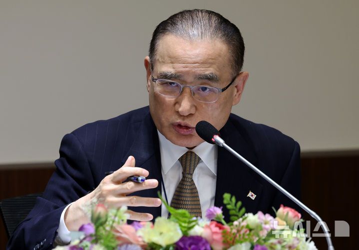 [서울=뉴시스] 조성우 기자 = 위성락 국가안보실장이 17일 오전 서울 중구 한국프레스센터에서 열린 한국신문방송편집인협회 간담회에서 발언하고 있다. 2025.09.17. xconfind@newsis.com