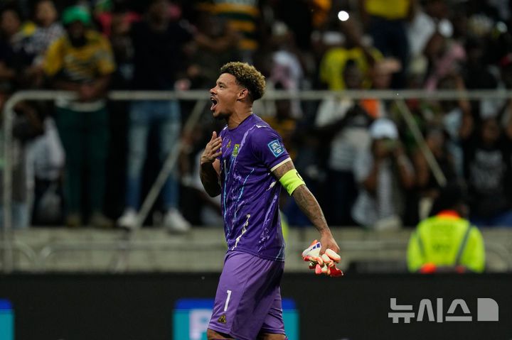 [넬스프룻=AP/뉴시스] 남아프리카공화국 남자 축구 대표팀의 론웬 윌리엄스. 2025.10.14.