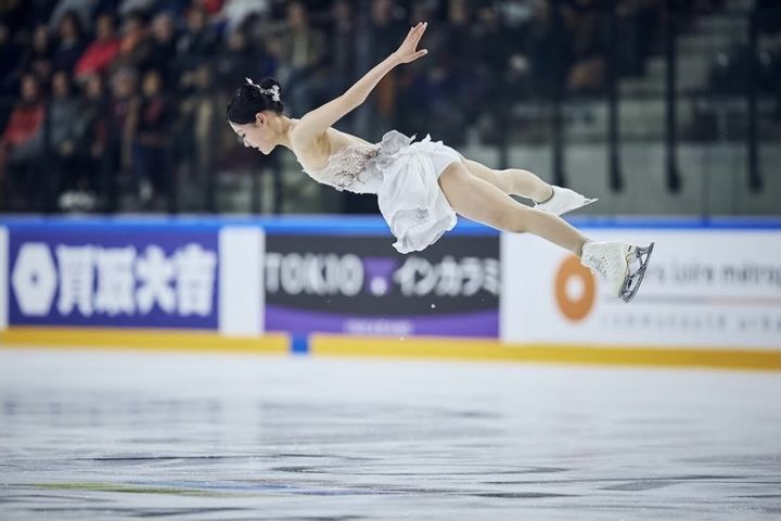 [서울=뉴시스] 피겨스케이팅 국가대표 김채연이 19일(한국 시간) 프랑스 앙제에서 열린 2025~2026 국제빙상경기연맹(ISU) 피겨 시니어 그랑프리 1차 대회 프리스케이팅에서 연기를 펼치고 있다. (사진=ISU 공식 SNS 캡처) 2025.10.19.  *재판매 및 DB 금지