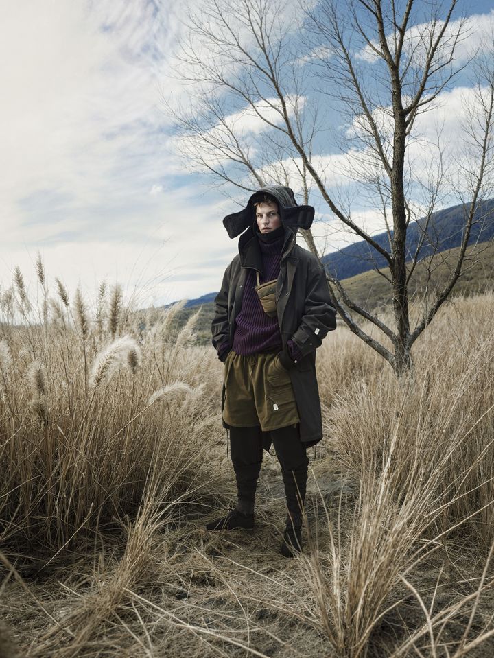 [서울=뉴시스] 자라(ZARA)는 영국 디자이너 사무엘 로스(Samuel Ross)와 함께한 'SR_A 엔지니어드 바이 자라(SR_A engineered by ZARA)'의 두 번째 컬렉션을 선보인다. (사진=자라 제공) *재판매 및 DB 금지