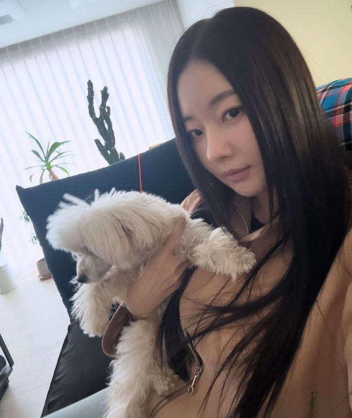 [서울=뉴시스] 배우 김사랑. (사진=김사랑 인스타그램 캡처) 2025.11.07. photo@newsis.com *재판매 및 DB 금지