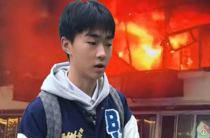 [뉴시스]중국에서 속옷 차림으로 화재 속 노부부를 구한 학생의 모습이다. (사진 = SCMP 캡처) *재판매 및 DB 금지