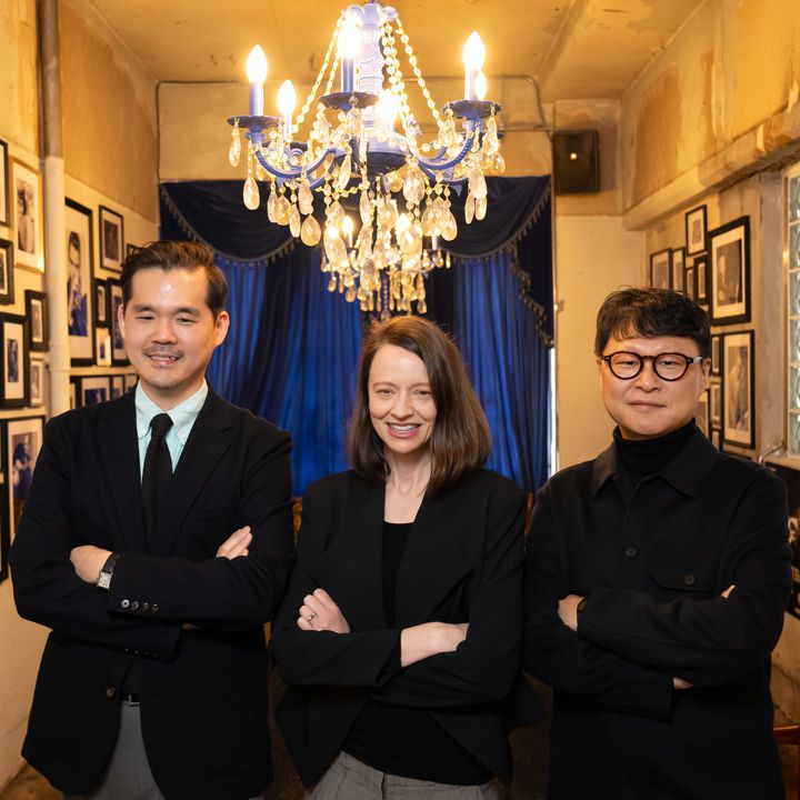 뮤지컬 '물랑루즈!' 최윤하(왼쪽부터) PD, 저신타 존 협력 연출, 예주열 공연사업부장. (사진=CJ ENM 제공) *재판매 및 DB 금지