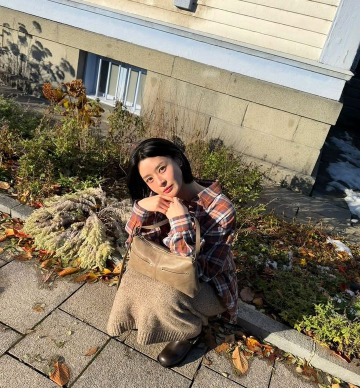 [서울=뉴시스] 배우 권나라. (사진=권나라 인스타그램 캡처) 2025.11.17. photo@newsis.com *재판매 및 DB 금지