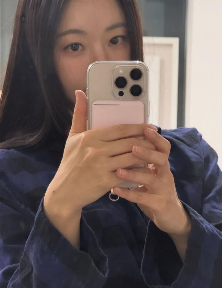 [서울=뉴시스] 배우 김사랑. (사진=김사랑 인스타그램 캡처) 2025.11.18. photo@newsis.com *재판매 및 DB 금지