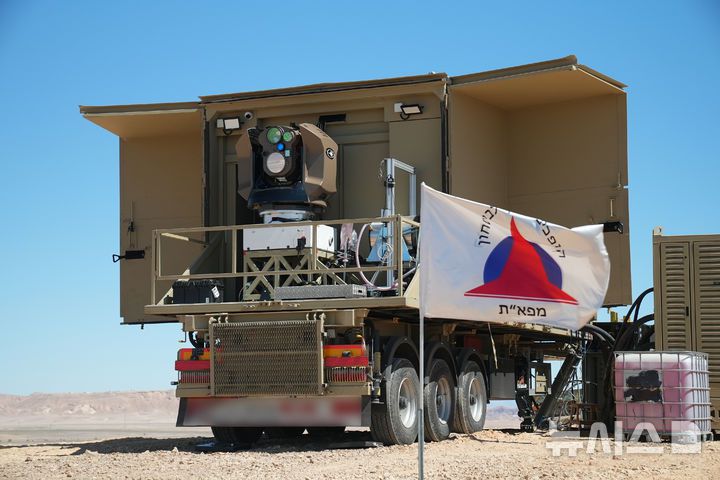 [이스라엘 하이파=뉴시스] 최명수 기자 = 라파엘이 개발한 아이언빔. 라파엘은 지난 9월 테스트에서 아이언빔을 이용한 드론 요격에 성공했다. 오는 12월 정식으로 배치할 계획이다.  (사진=라파엘 제공) 2025.11.11.  apollon@newsis.com