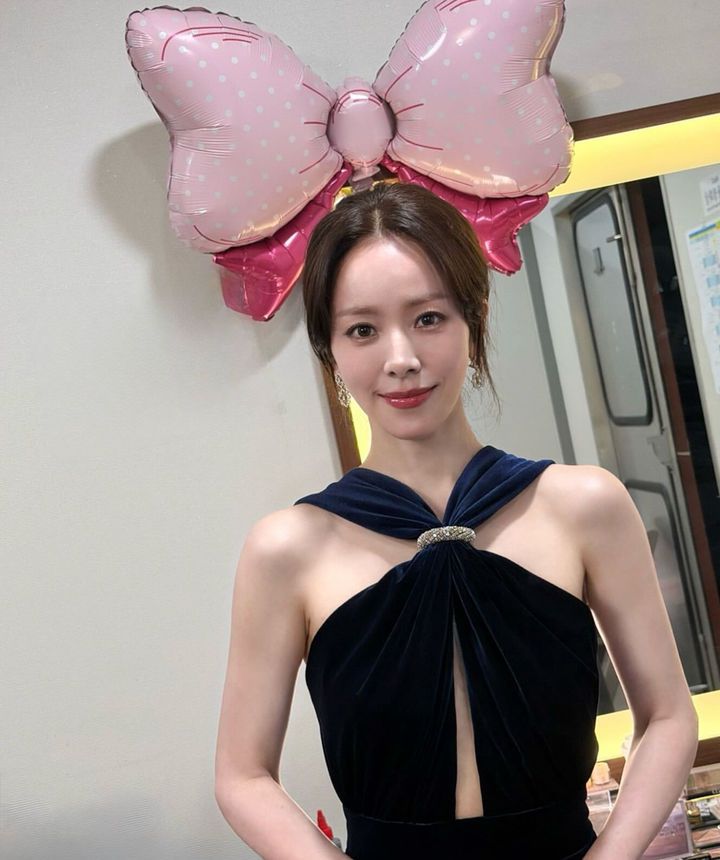 [서울=뉴시스] 배우 한지민. (사진=한지민 인스타그램 캡처) 2025.11.20. photo@newsis.com *재판매 및 DB 금지