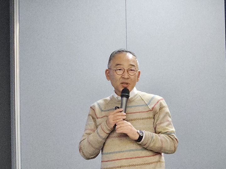 [서울=뉴시스] 박은비 기자 = 황승훈 동국대 전자전기공학부 교수가 4일 오후 한국통신사업자연합회(KTOA)가 진행한 제7회 통신산업 인사이트 세미나에서 발표하고 있다. 2025.12.04. silverline@newsis.com *재판매 및 DB 금지