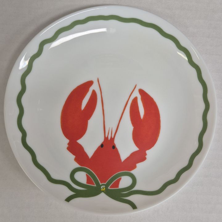 [서울=뉴시스] 식품의약품안전처는 샌드위치 프랜차이즈 써브웨이에서 사은품으로 제공된 접시가 중금속(카드뮴) 기준 초과 검출로 판매 중단 및 회수조치한다고 밝혔다.  5일 식품의약품안전처가 발간한 유해물질 간편정보지와 유해물질 총서에 따르면 카드뮴은 세계보건기수(WHO) 산하 국제암연구소(IARC)에서 인체발암확인물질(그룹1)으로 분류하고 있다. (사진=식약처 제공) 2025.12.05. photo@newsis.com *재판매 및 DB 금지