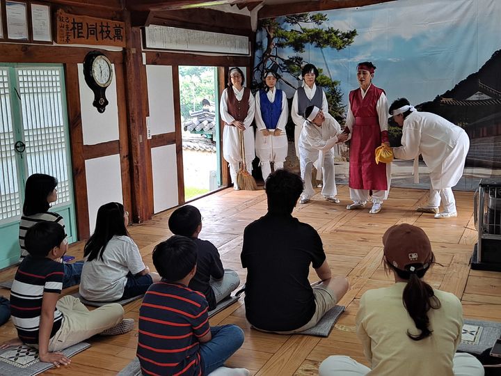 [서울=뉴시스] 다정다감 세종일주, 국가유산 체험 교육 수업 현장 (사진=국가유산청 제공) 2025.12.05. photo@newsis.com *재판매 및 DB 금지