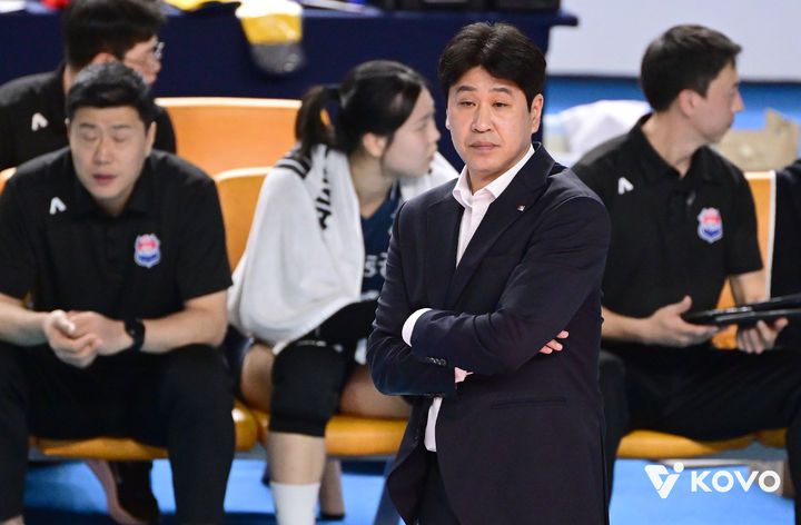 [서울=뉴시스]여자배구 한국도로공사 김종민 감독. (사진=KOVO 제공)