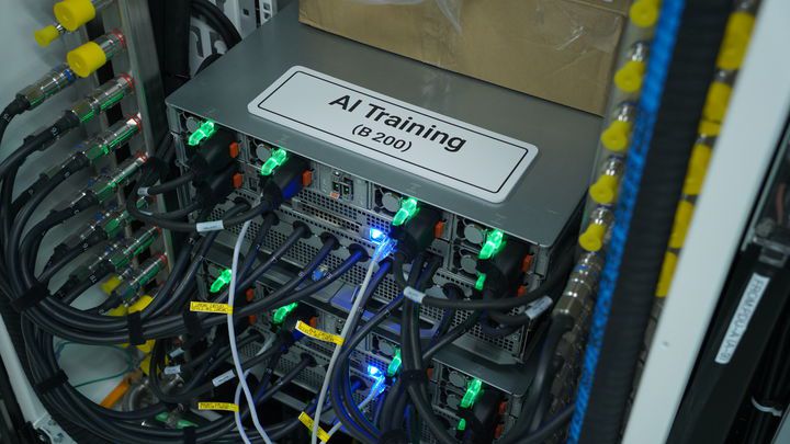 B200 GPU 기반 AI 학습 모델이 실제 동작하는 모습. (사진=kt 클라우드 제공) *재판매 및 DB 금지