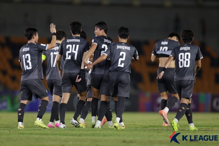 [서울=뉴시스] 프로축구 K리그1 포항스틸러스의 안재준. (사진=한국프로축구연맹 제공) *재판매 및 DB 금지