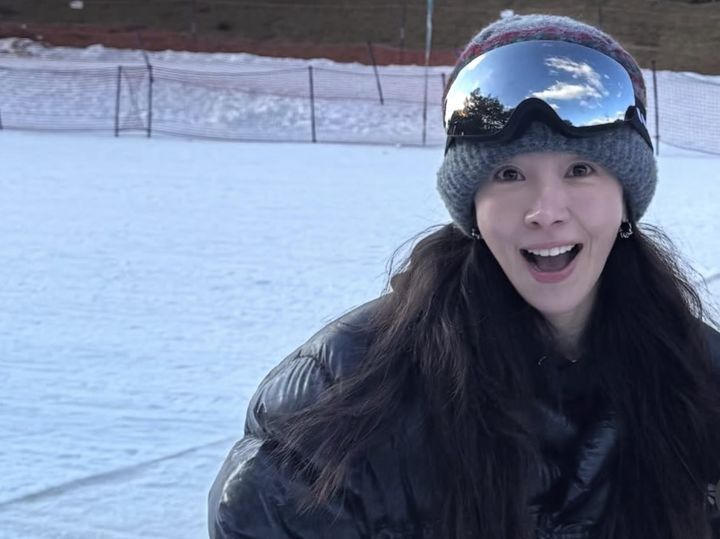 [서울=뉴시스] 배우 한지민. (사진=한지민 인스타그램 캡처) 2025.12.15. photo@newsis.com *재판매 및 DB 금지