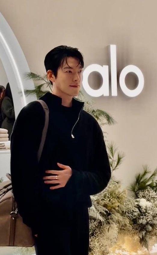 [서울=뉴시스] 김우빈. (사진=김우빈 인스타그램 캡처) 2025.12.17. photo@newsis.com *재판매 및 DB 금지