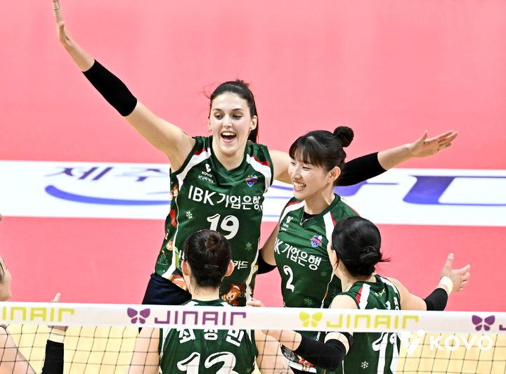 [서울=뉴시스]여자배구 IBK기업은행. (사진=KOVO 제공)
