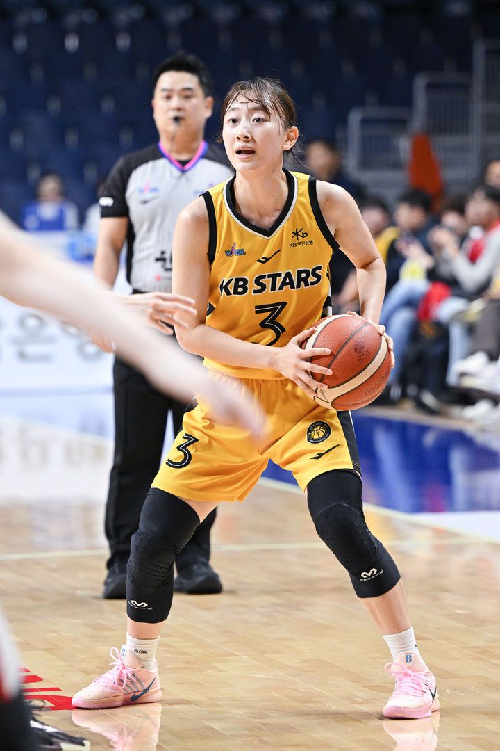 [서울=뉴시스] 여자프로농구 청주 KB국민은행의 이채은. (사진=WKBL 제공) *재판매 및 DB 금지