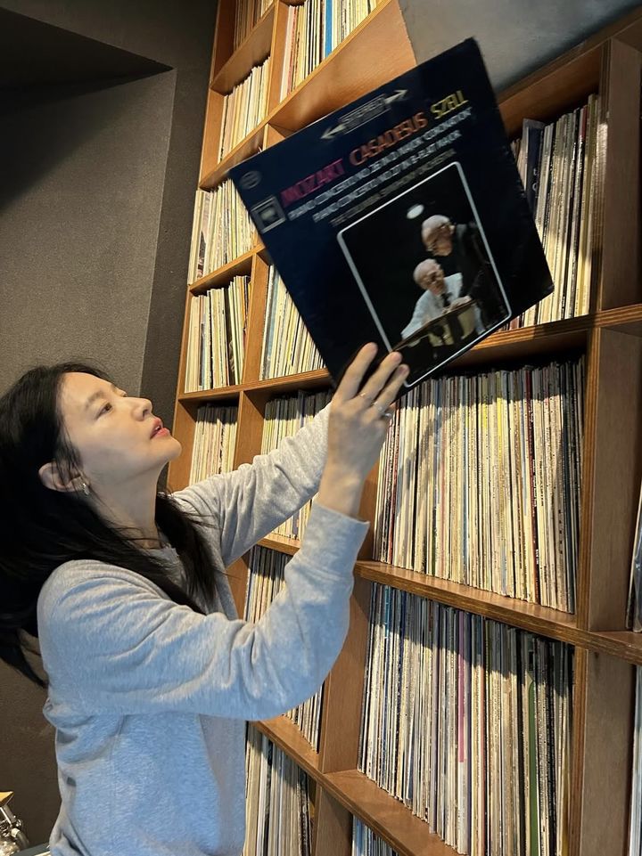 [서울=뉴시스] 배우 이영애. (사진=이영애 인스타그램 캡처) 2025.12.26. photo@newsis.com *재판매 및 DB 금지