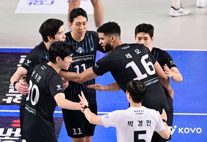 [서울=뉴시스] 남자 프로배구 현대캐피탈. (사진=KOVO 제공). 2025.12.31. *재판매 및 DB 금지