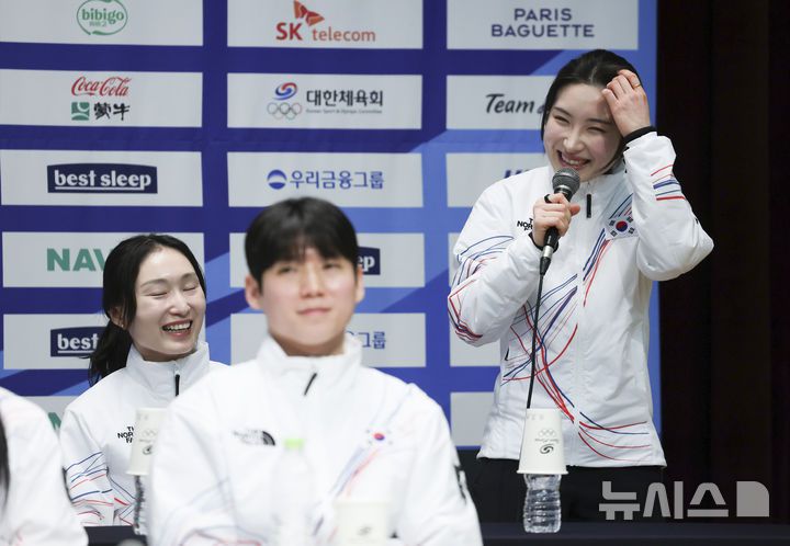 [진천=뉴시스] 김근수 기자 = 쇼트트랙 김길리가 7일 충북 진천 국가대표선수촌에서 열린 밀라노코르티나 동계올림픽 D-30 미디어데이에서 취재진 질문에 답하고 있다. 2026.01.07. ks@newsis.com