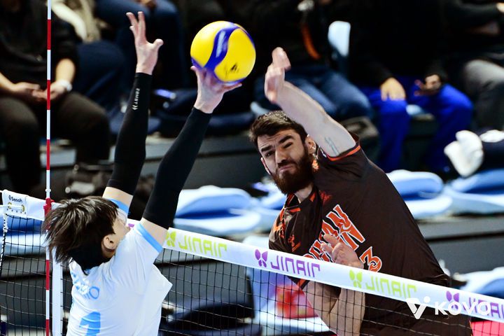 [서울=뉴시스]남자배구 OK저축은행 디미트로프. (사진=KOVO 제공)