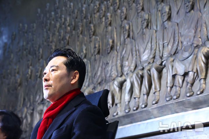 [서울=뉴시스] 김명년 기자 = 장동혁 국민의힘 대표가 15일 오후 서울 여의도 국회에서 '민주당의 공천 뇌물·통일교 게이트 특검 수용'을 촉구하며 단식농성하고 있다. 2026.01.15. kmn@newsis.com