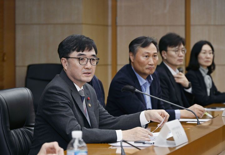 [세종=뉴시스] 임기근 기획예산처 장관 직무대행 차관은 16일 서울 종로구 한국무역보험공사에서 열린 '인구구조 변화 대응 전문가 간담회'를 주재, 모두발언을 하고 있다. (사진=기획처 제공) 2026.01.16. photo@newsis.com *재판매 및 DB 금지