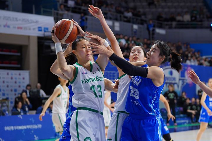 [서울=뉴시스] 여자프로농구 부천 하나은행의 김정은. (사진=WKBL 제공) *재판매 및 DB 금지