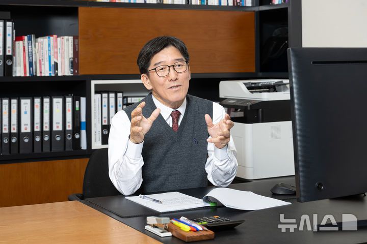 [전주=뉴시스]윤난슬 기자 = 박춘원 전북은행장과의 인터뷰. (사진=전북은행 제공) photo@newsis.com