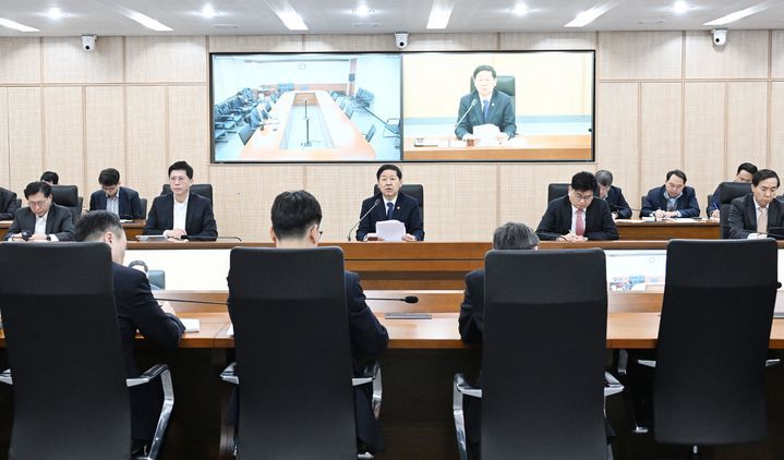 [서울=뉴시스] 구윤철 부총리 겸 재정경제부 장관이 19일 세종시 정부세종청사에서 재정경제부 확대간부회의를 주재하고 있다. (사진=재정경제부 제공) 2026.01.19. photo@newsis.com *재판매 및 DB 금지