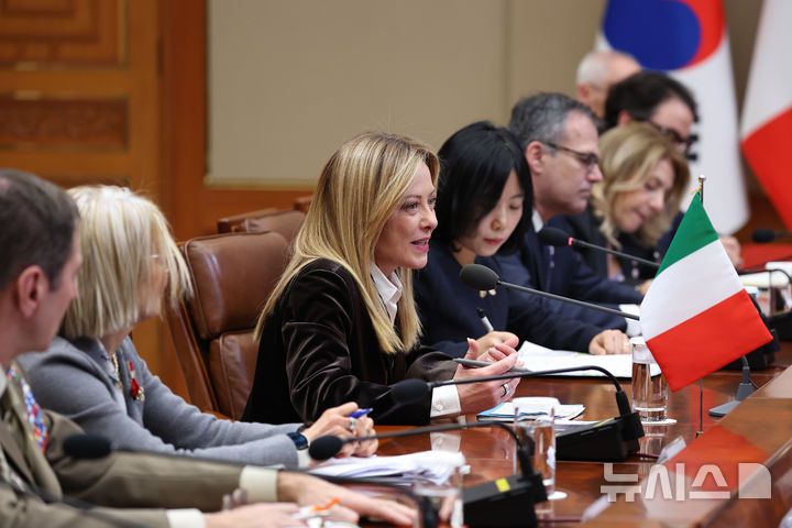 [서울=뉴시스] 최동준 기자 = 조르자 멜로니 이탈리아 총리가 19일 청와대에서 열린 이재명 대통령과 한-이탈리아 정상회담에서 발언하고 있다. 2026.01.19. photocdj@newsis.com